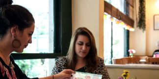 Caroline Vyzas: pop art μεταξύ Ελβετίας και Ελλάδας «Η ζωή είναι πιο ωραία με φαντασία!», Η καλλιτέχνης Caroline Vyzas, από την Ελβετία στην Ελλάδα, μάς μιλά για την Τέχνη και την Κρίση του σήμερα...