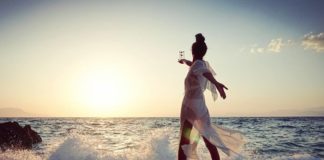 Dusk – Αυγή Πλατανίδη: Ζει, μοιράζεται ταξίδια, στιγμές και μουσική με τους ανθρώπους